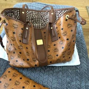 MCM medium liz tote